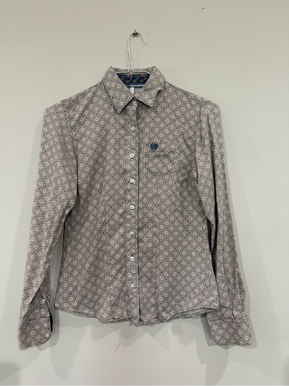 Cinch Women's Beige Printed Button-Down Shirt